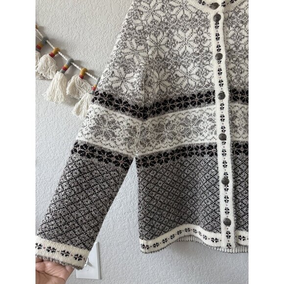 Baltic Inspirations Wool Blend Nordic Fair Isle Cardigan Sweater Cabincore M - Picture 4 of 8